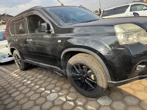 Nissan X-Trail 2.0 Petrol XE 2012 Black