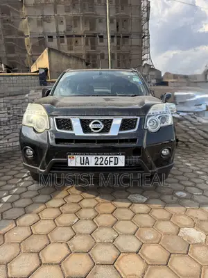 Nissan X-Trail 2.0 Petrol XE 2012 Black