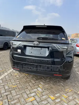 Toyota Harrier 2.0 4WD 2017