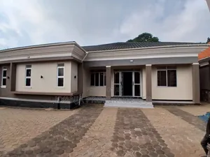 4bdrm Bungalow in Kira Estates for sale