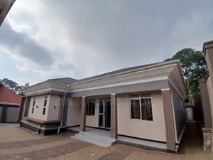 4bdrm Bungalow in Kira Estates for sale