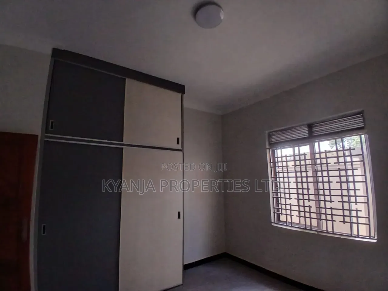 4bdrm Bungalow in Kira Estates for sale