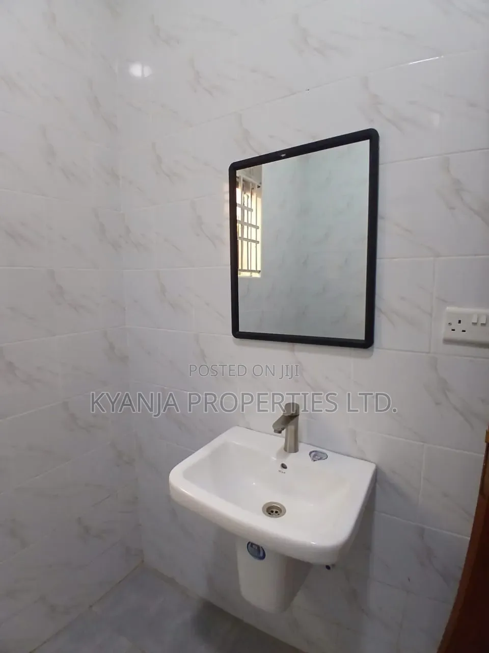 4bdrm Bungalow in Kira Estates for sale