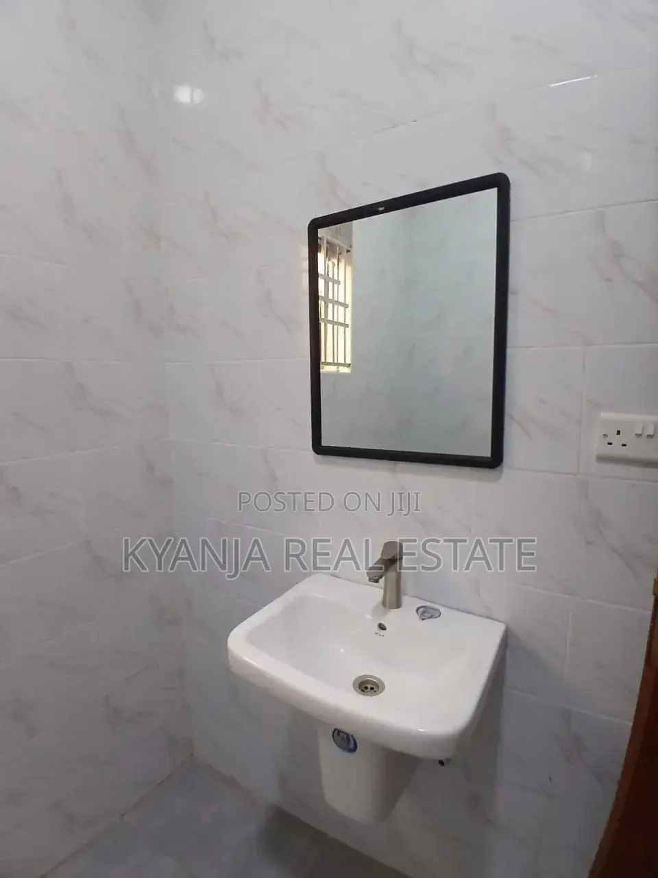 4bdrm Bungalow in Kira Estates for sale
