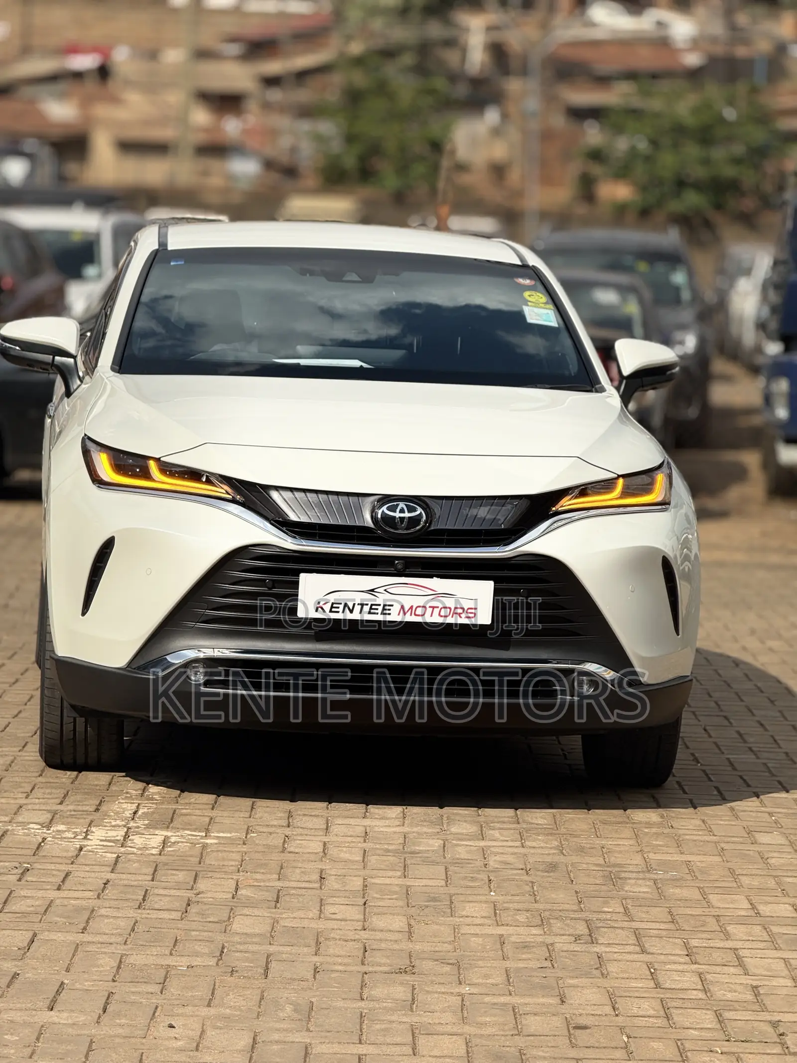 Toyota Harrier 2.0 4WD 2021 White