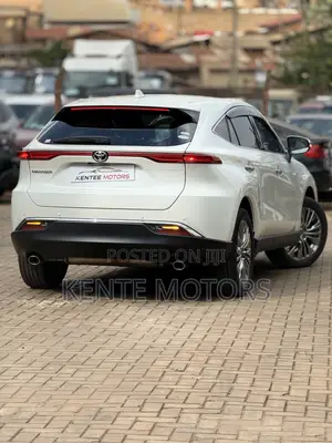 Toyota Harrier 2.0 4WD 2021 White