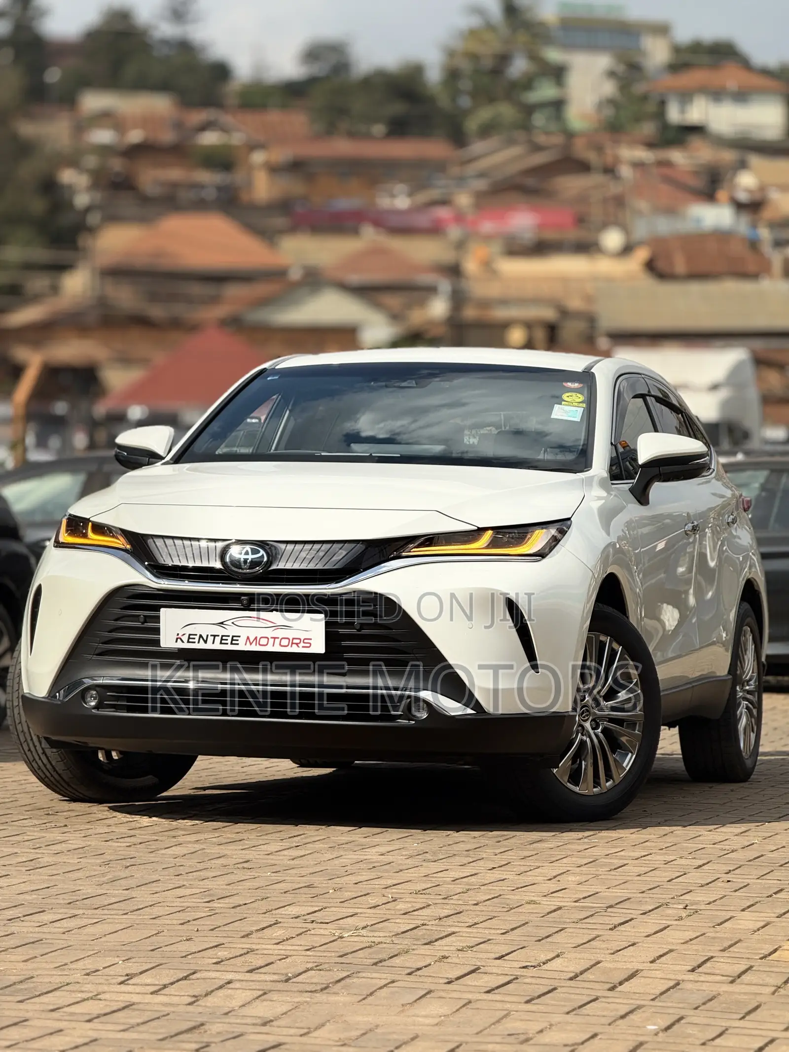 Toyota Harrier 2.0 4WD 2021 White