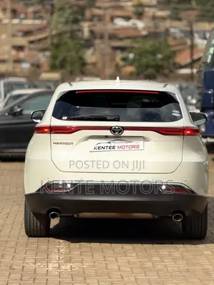 Toyota Harrier 2.0 4WD 2021 White