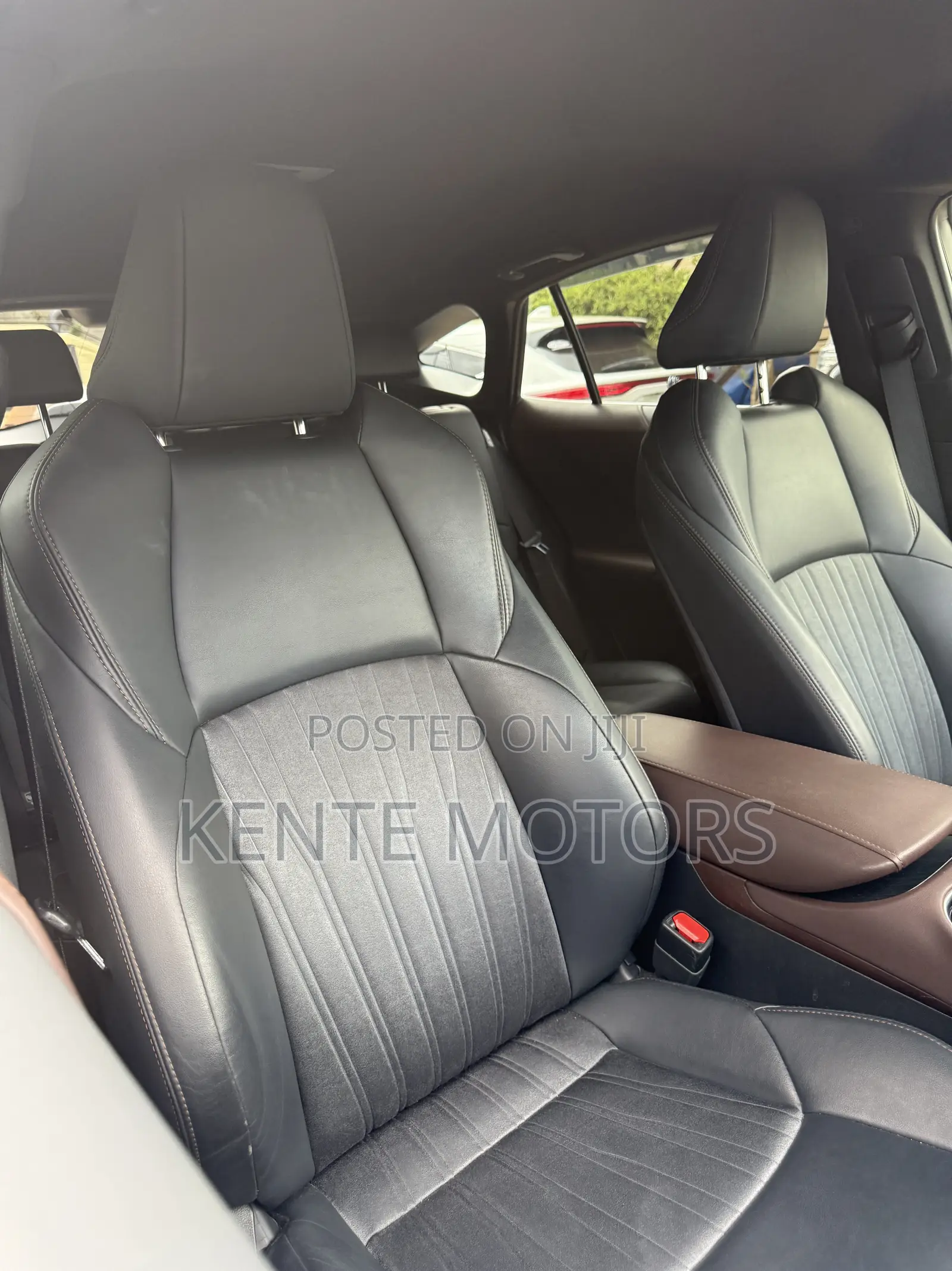 Toyota Harrier 2.0 4WD 2021 White