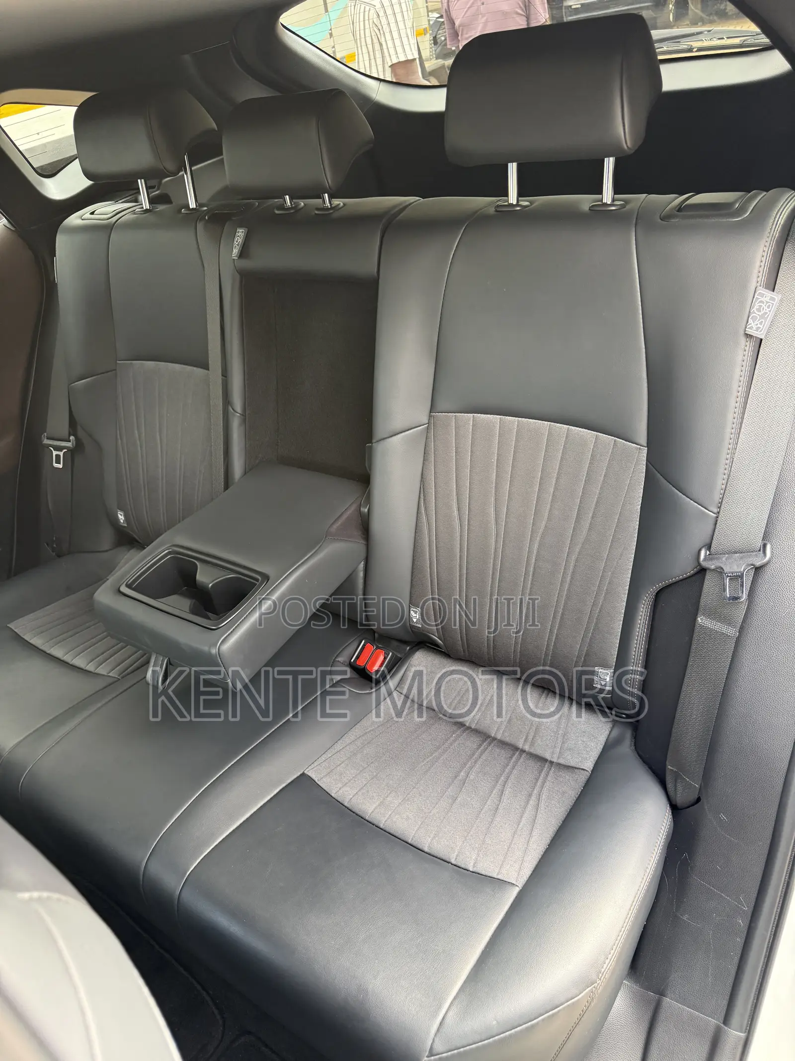 Toyota Harrier 2.0 4WD 2021 White