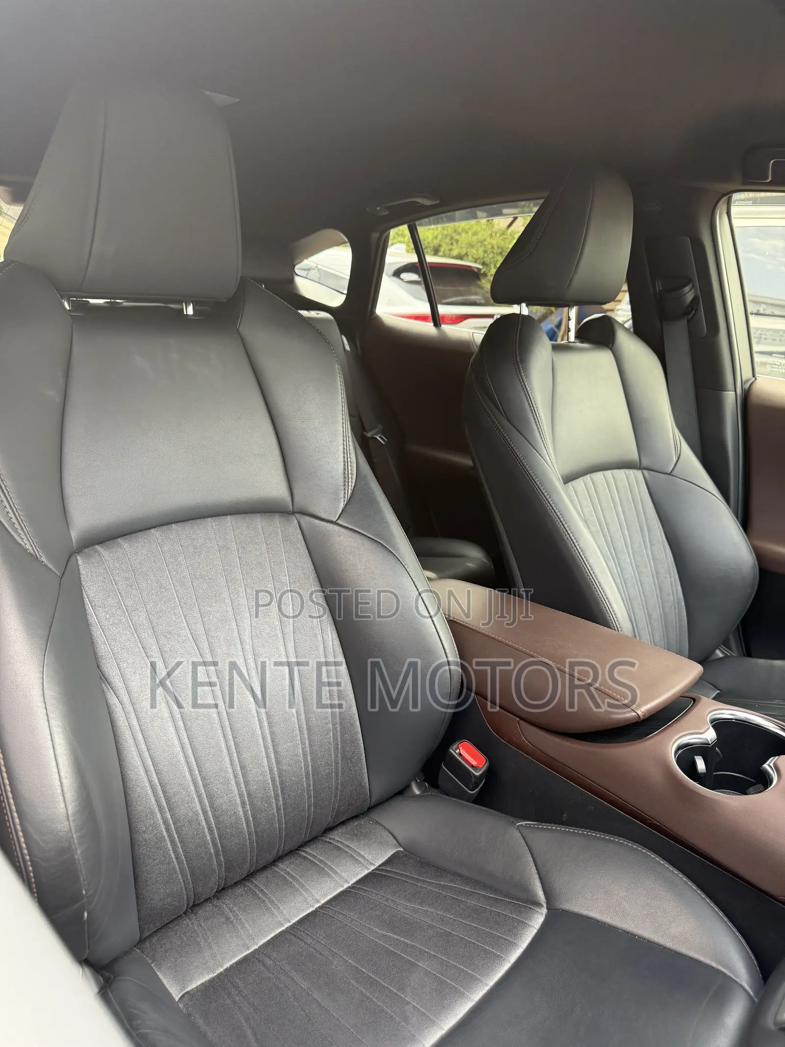 Toyota Harrier 2.0 4WD 2021 White
