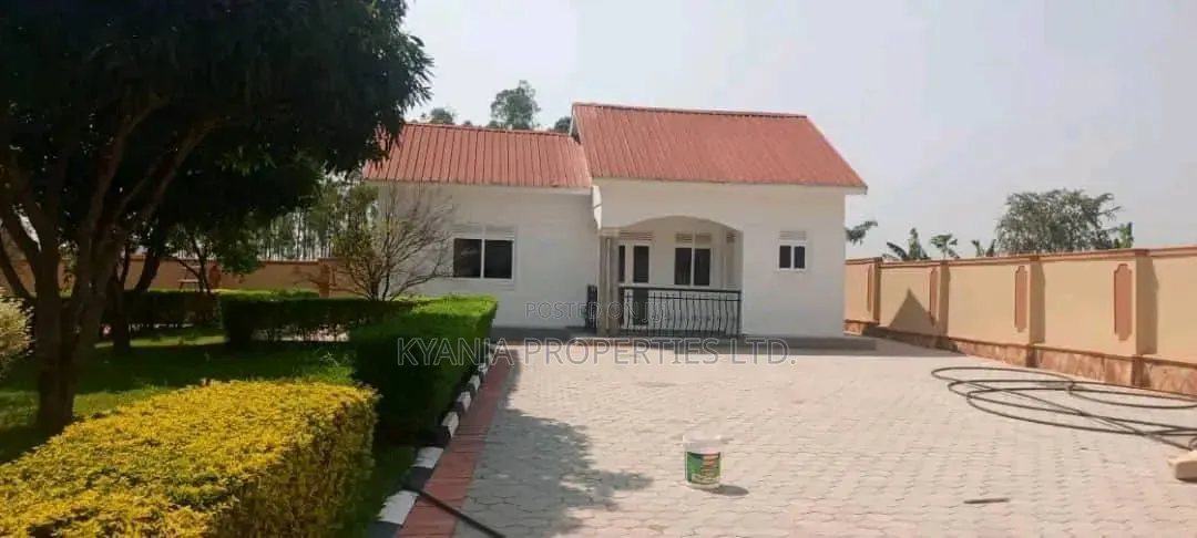 5bdrm Bungalow in Gayaza Estates, Kawempe for sale