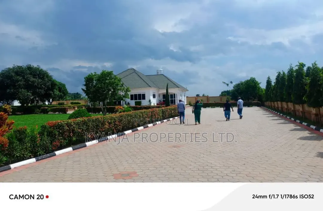 5bdrm Bungalow in Gayaza Estates, Kawempe for sale