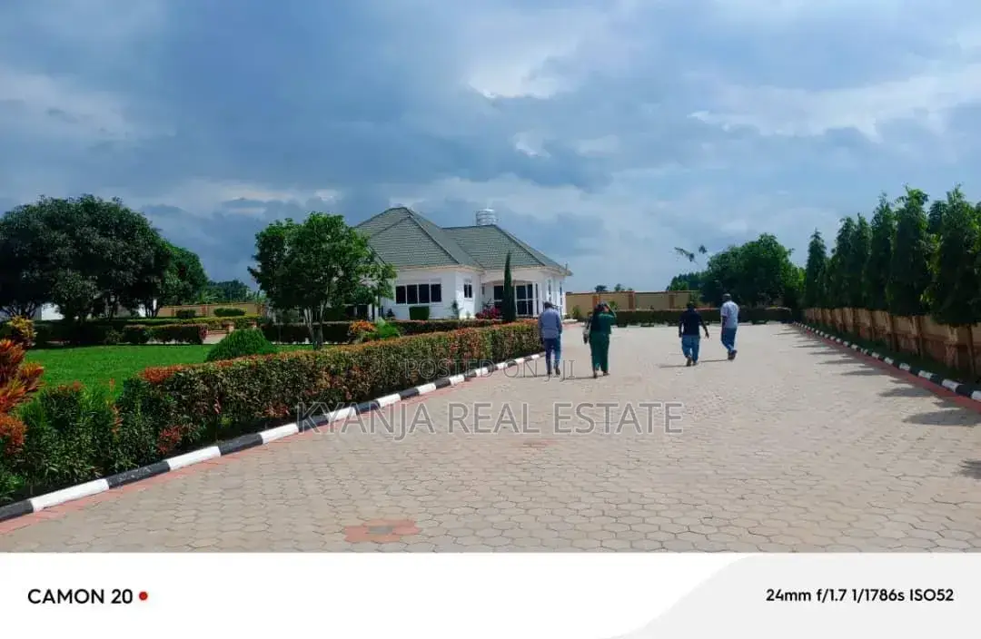 5bdrm Bungalow in Gayaza Estates, Kawempe for sale