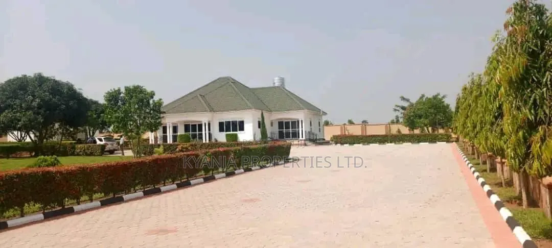 5bdrm Bungalow in Gayaza Estates, Kawempe for sale