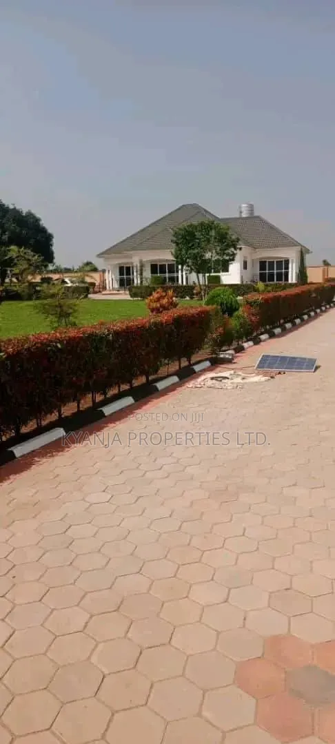 5bdrm Bungalow in Gayaza Estates, Kawempe for sale
