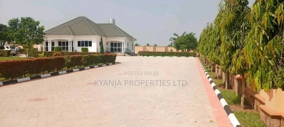 5bdrm Bungalow in Gayaza Estates, Kawempe for sale