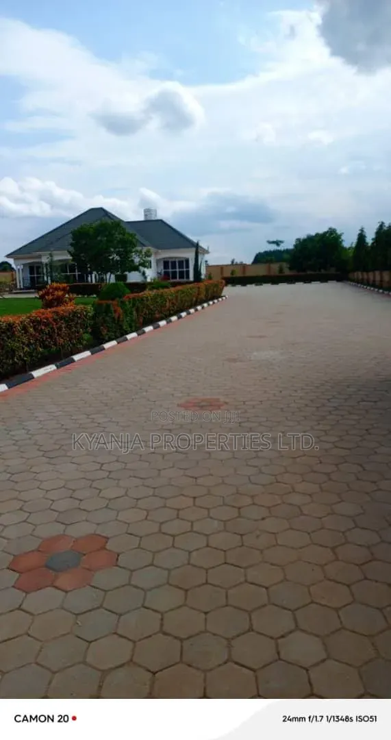 5bdrm Bungalow in Gayaza Estates, Kawempe for sale