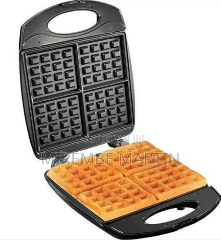 Saachi Professional Four-Slice Square Waffle