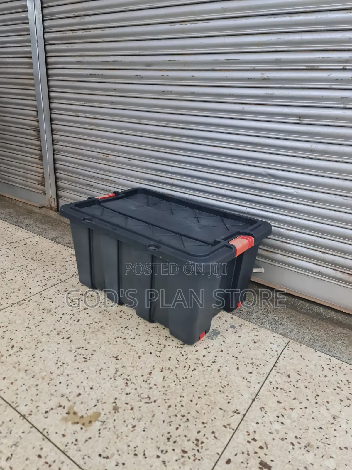Red Latches/Lock Plastic Storage Boxes Plastic Storage Boxes