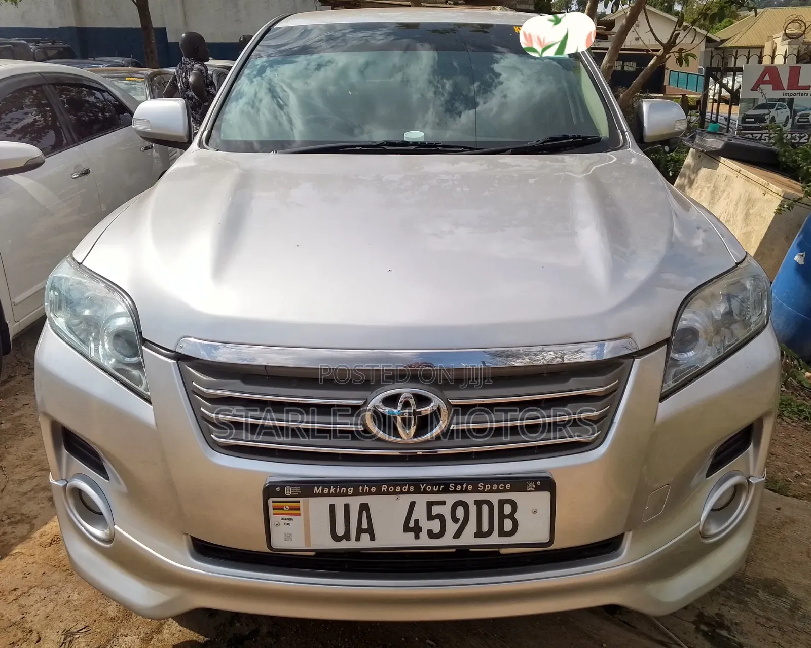 Toyota Vanguard 2010 Silver