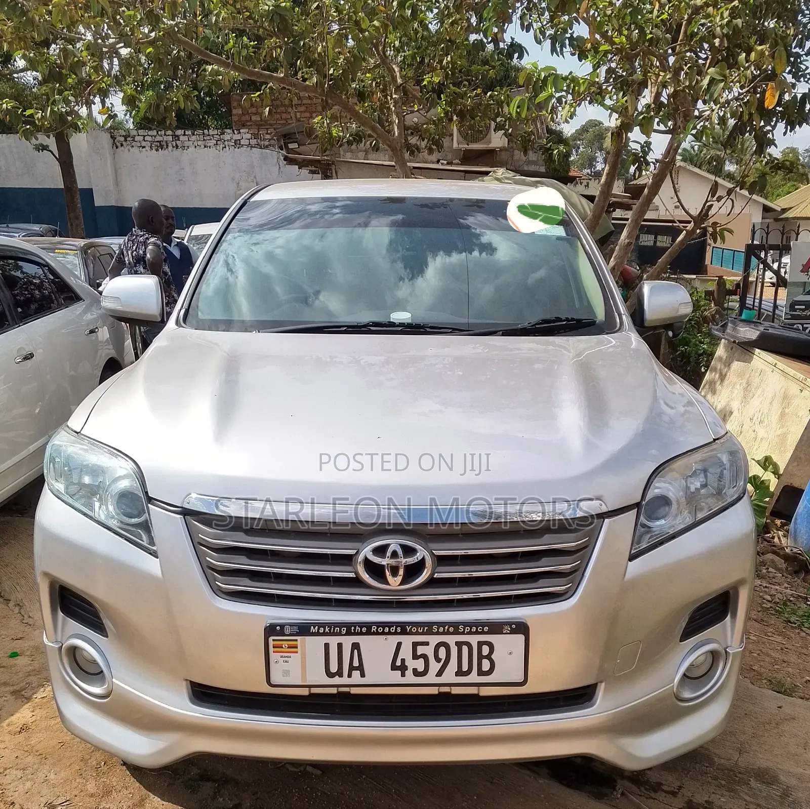 Toyota Vanguard 2010 Silver