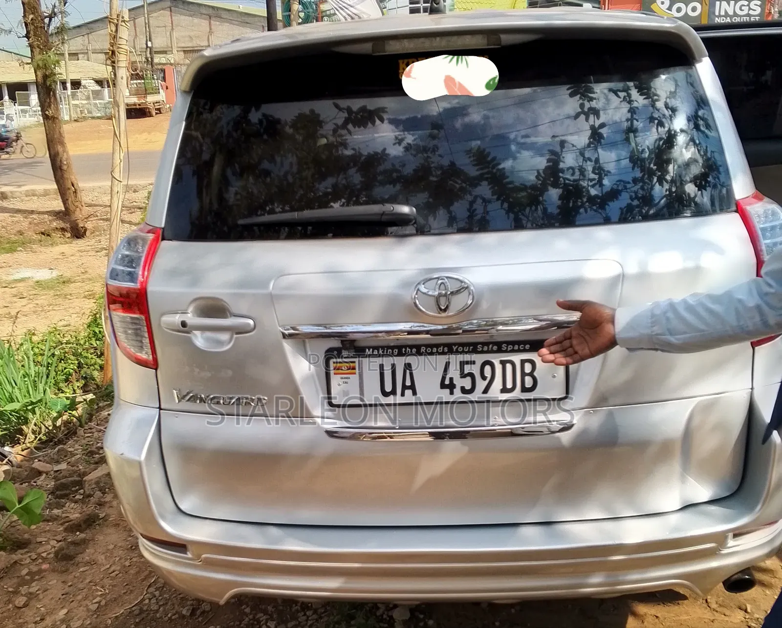 Toyota Vanguard 2010 Silver