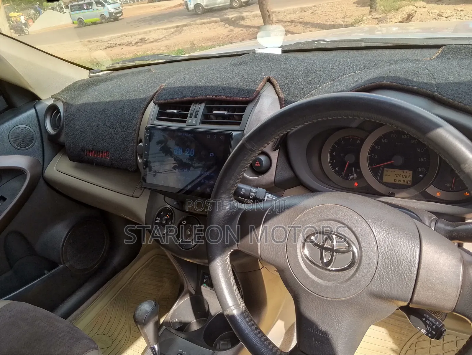 Toyota Vanguard 2010 Silver