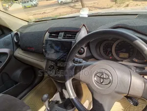 Toyota Vanguard 2010 Silver