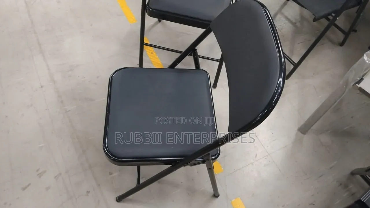 Black Vinyl-Padded Metal Folding Chair 1PC