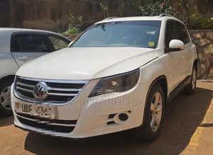 Volkswagen Tiguan SE 2010 White