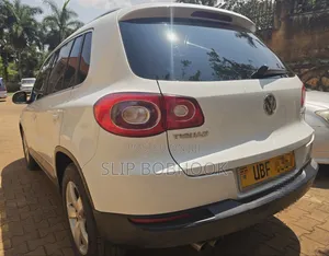 Volkswagen Tiguan SE 2010 White