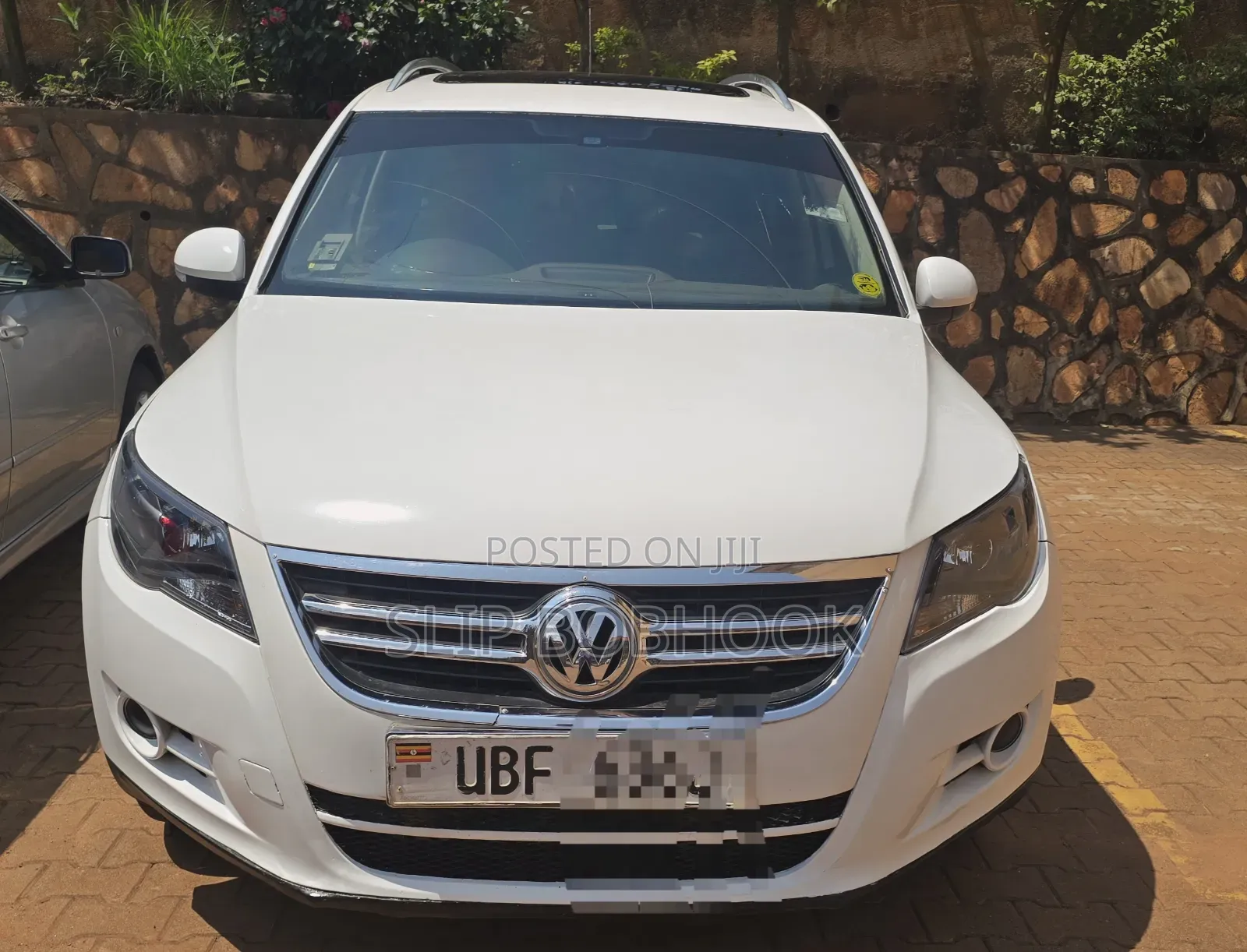 Volkswagen Tiguan SE 2010 White