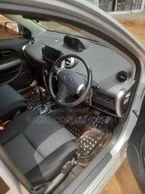 Toyota IST 2006 Silver