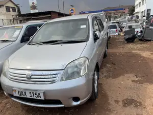 Toyota Raum 2004 Silver