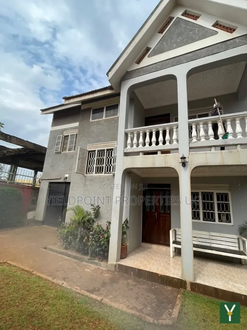3bdrm Duplex in Nakawa for sale