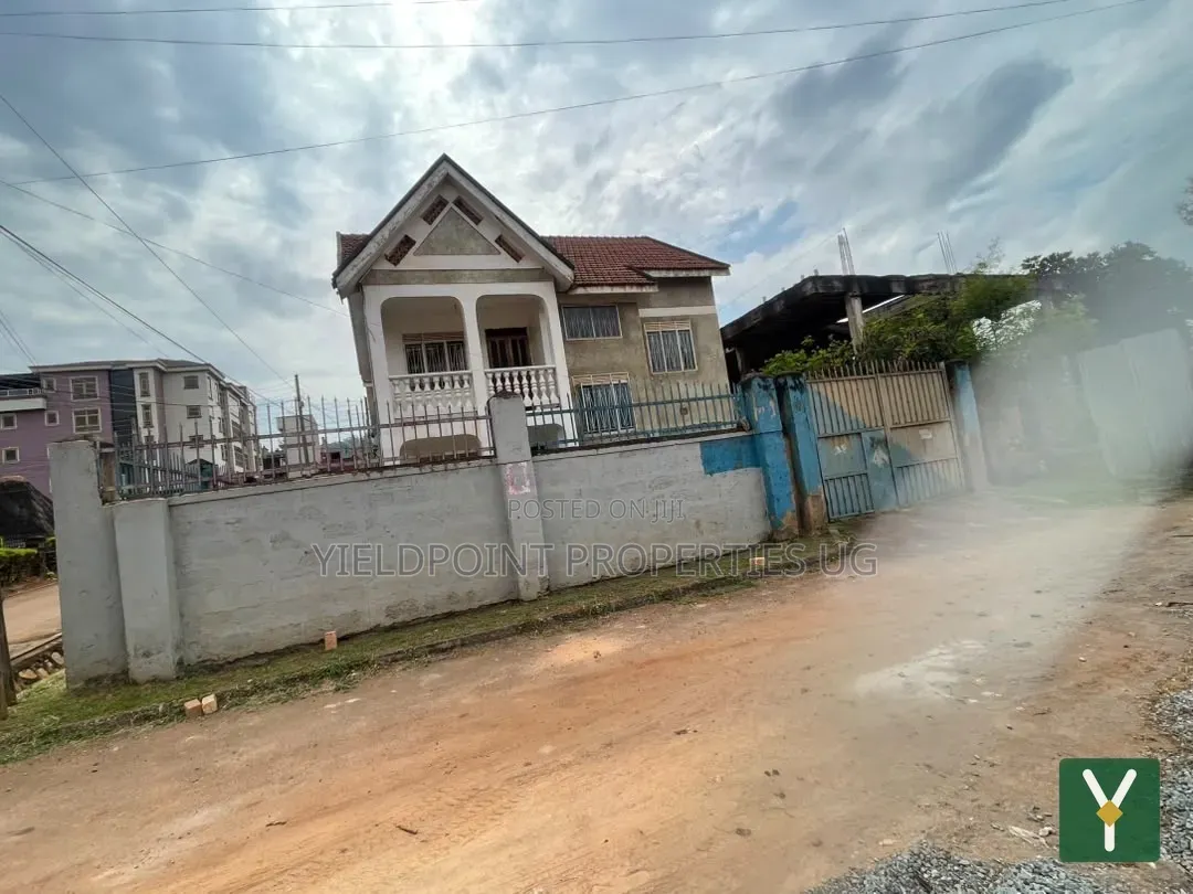3bdrm Duplex in Nakawa for sale