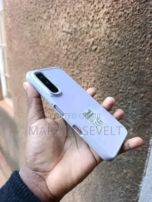 New Infinix Hot 70 128 GB Gold