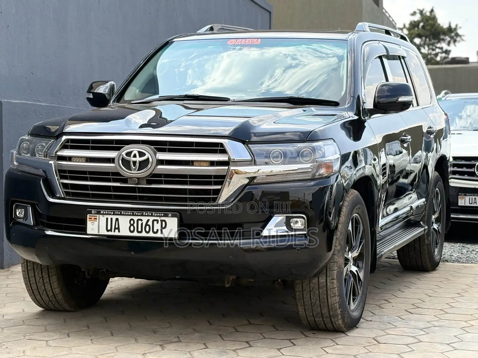 Toyota Land Cruiser 4.6 V8 GXR 2018 Black