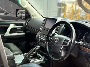 Toyota Land Cruiser 4.6 V8 GXR 2018 Black