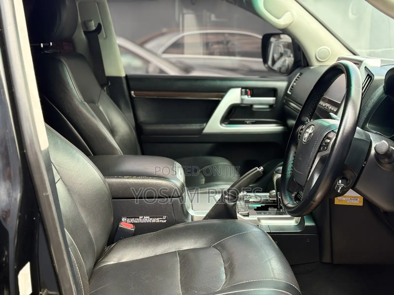 Toyota Land Cruiser 4.6 V8 GXR 2018 Black