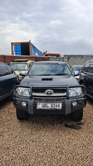 Toyota Hilux 2010 Black