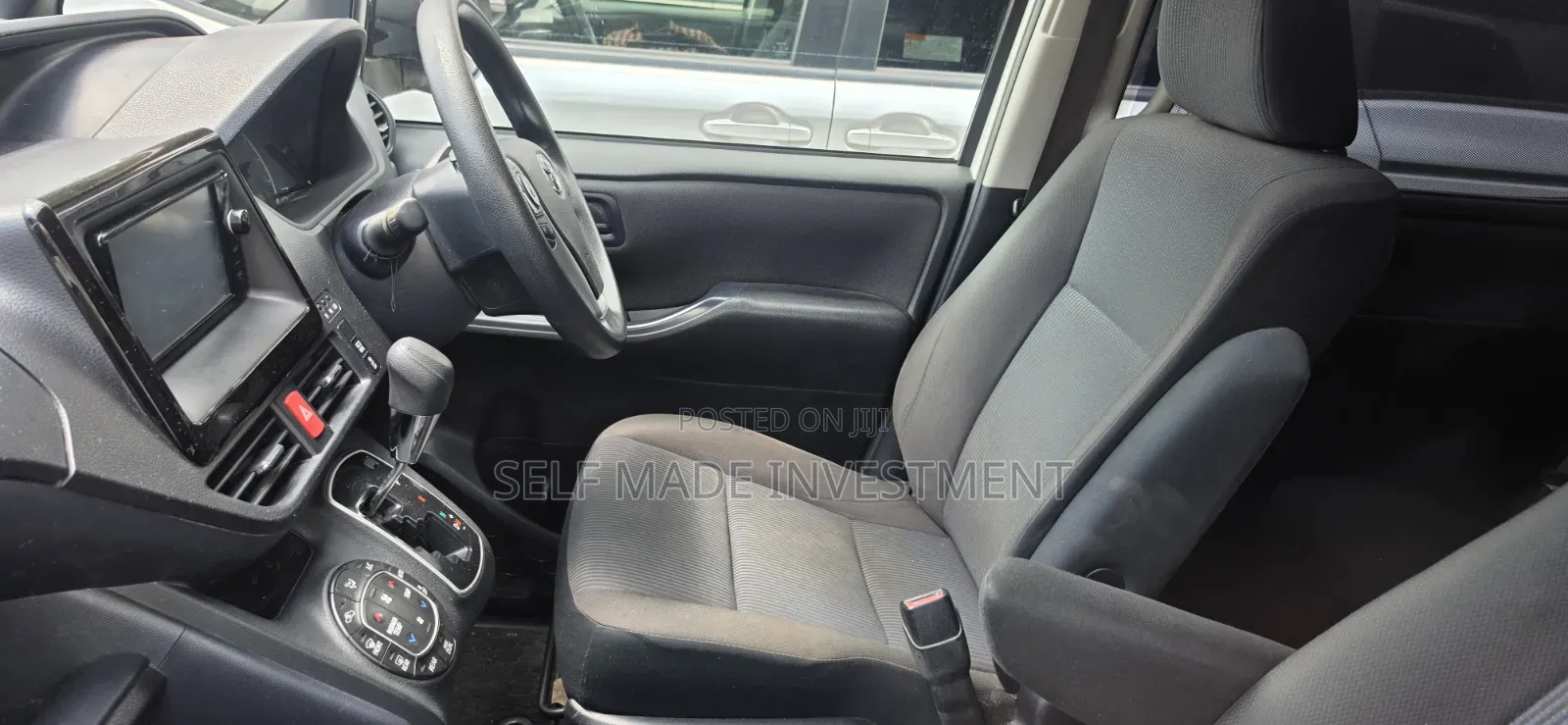 Toyota Noah 2015 White