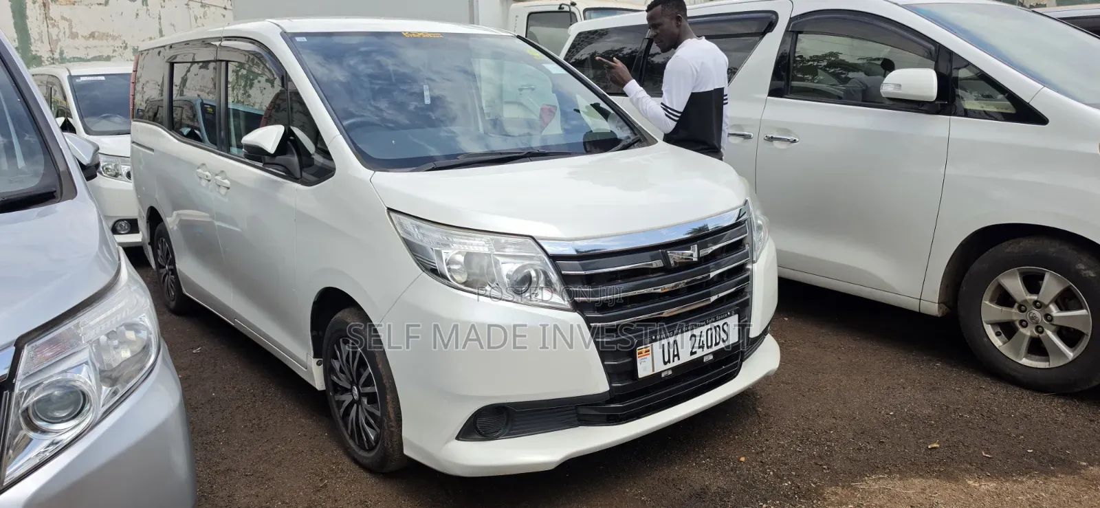 Toyota Noah 2015 White