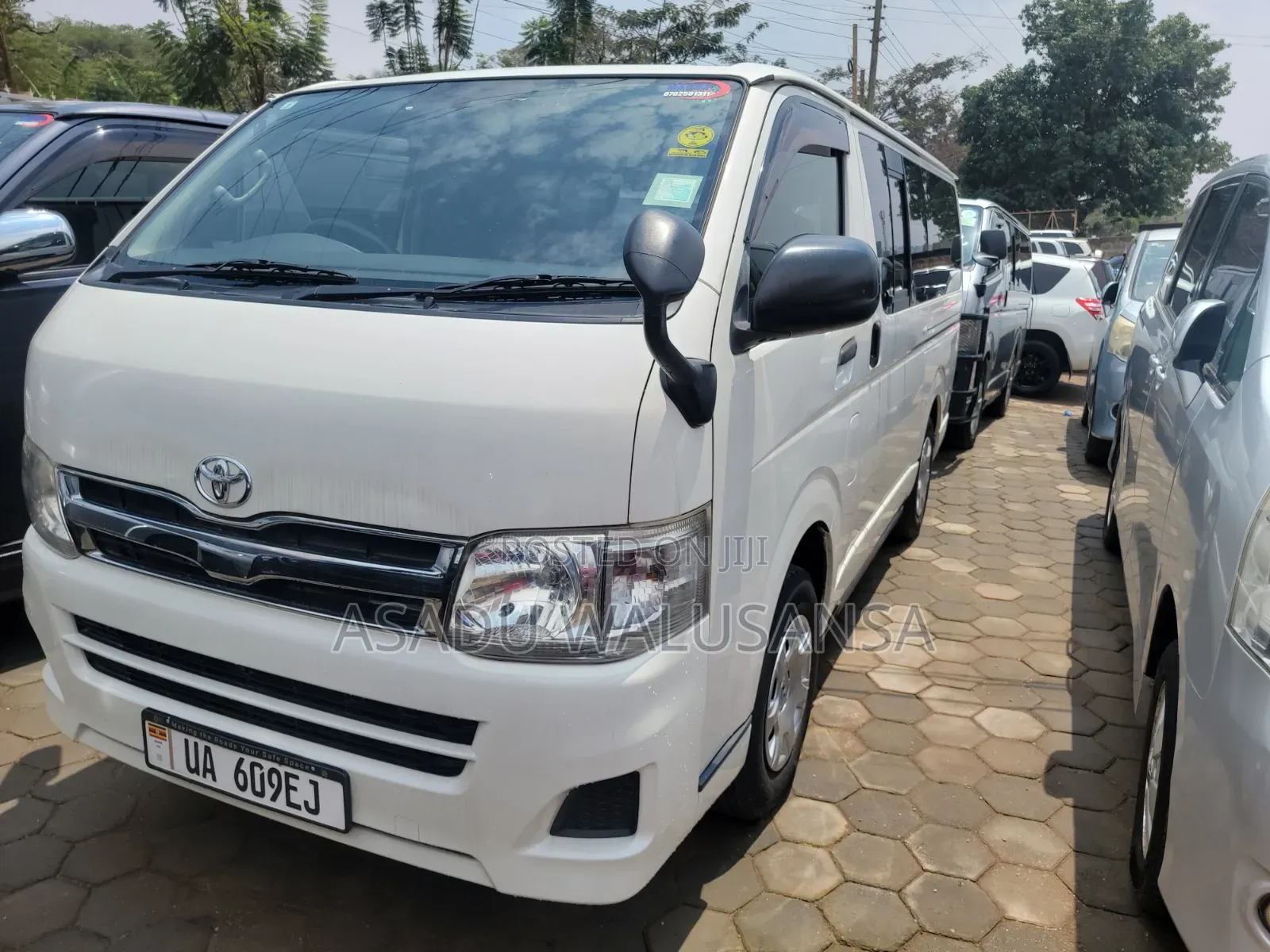 Toyota HiAce 2012 White