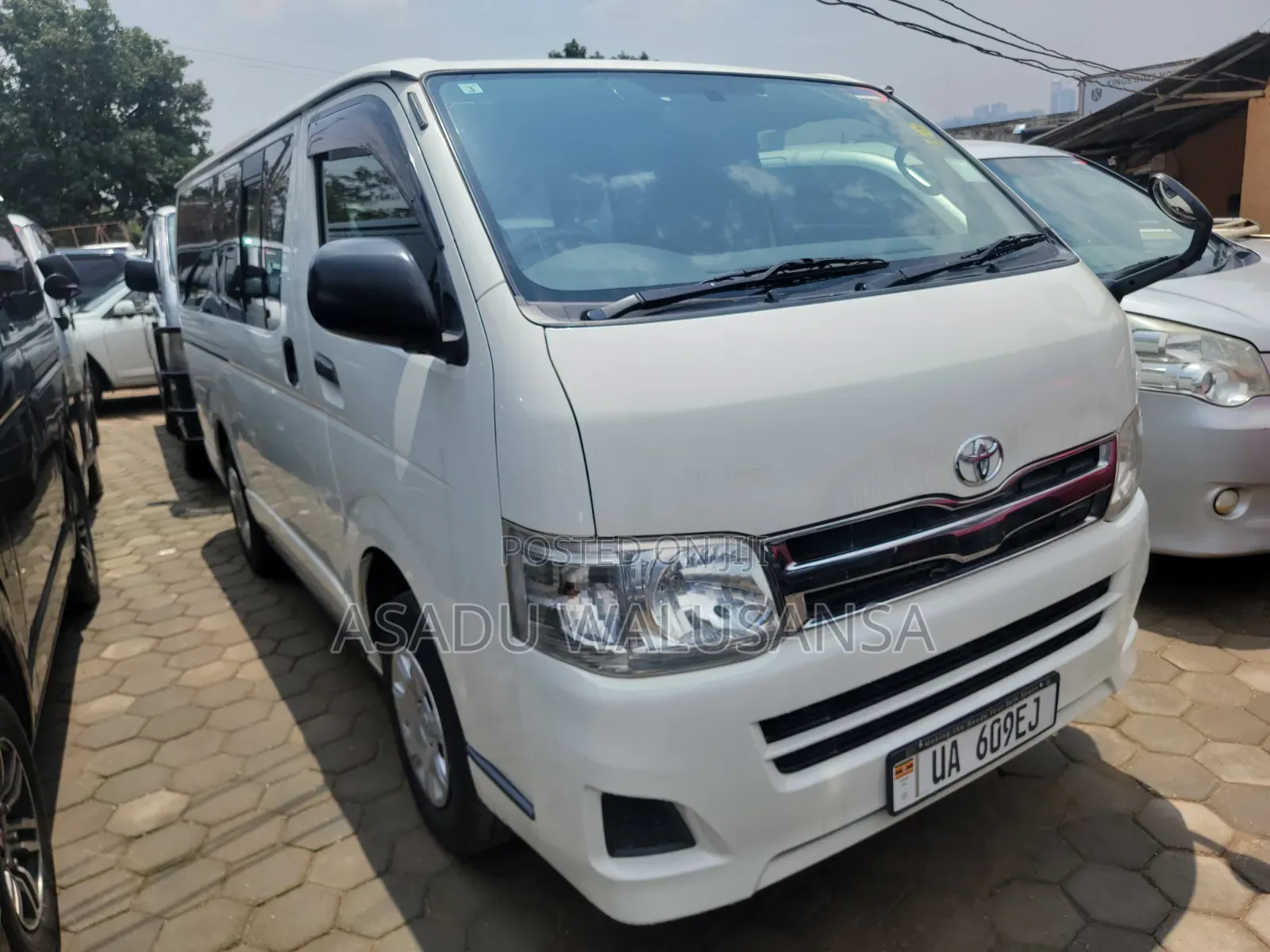 Toyota HiAce 2012 White