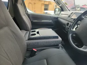 Toyota HiAce 2012 White