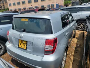 Toyota IST 2010 Silver