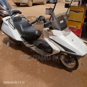 Honda 2000 White