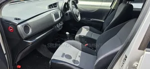 Toyota Vitz 2016 Silver